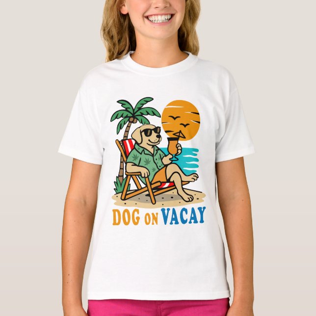 Funny Dog on Vacation T-Shirt | Cute Summer (Framsida)