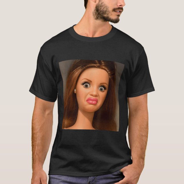 Funny Doll Face Meme Disgusting  T Shirt (Framsida)