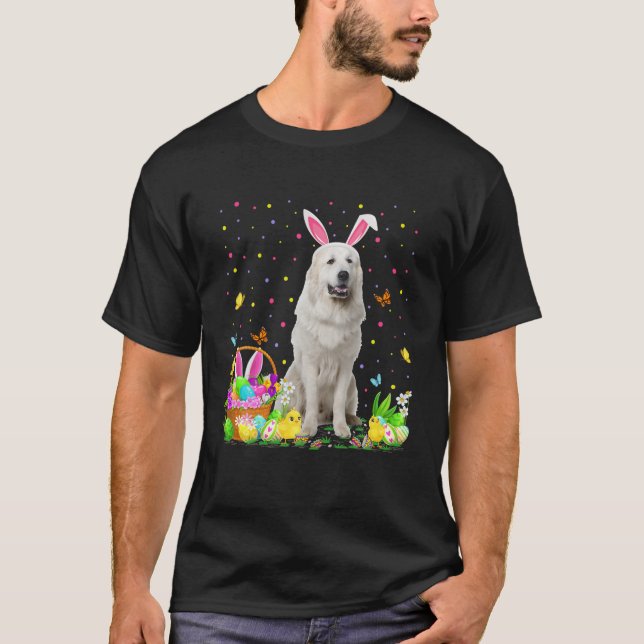 Funny Easter Egg Hunting Great Pyrenees Dog Easter T Shirt (Framsida)