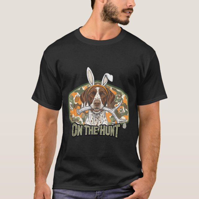 Funny easter labrador retriever on the hunt bunny t shirt (Framsida)