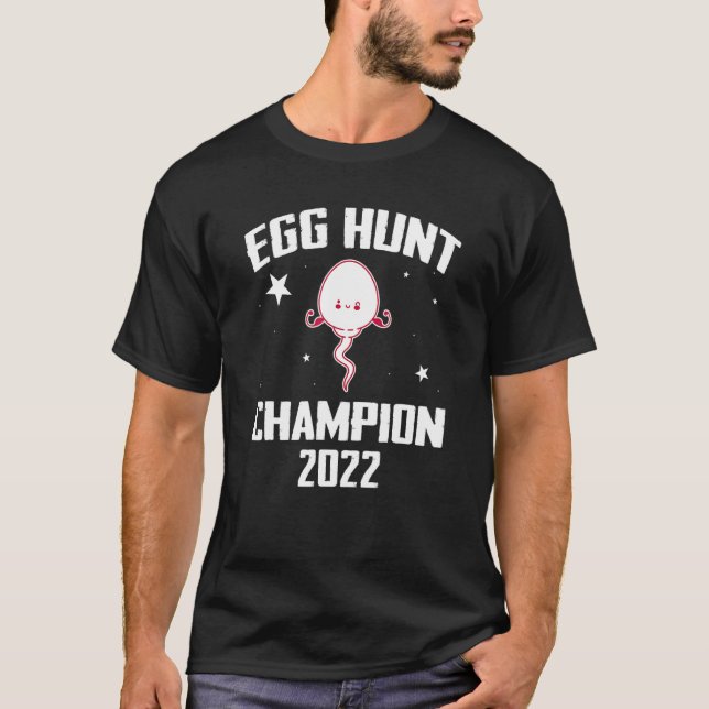 Funny Egg Hunt Champion 2022 Söndag Gravid Anno T Shirt (Framsida)