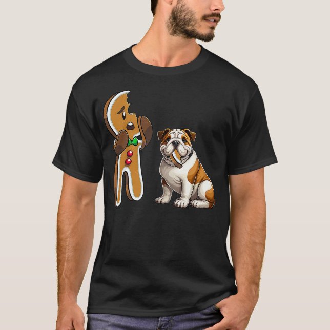 Funny English Bulldog Dog Biting Gingerbread Merry T Shirt (Framsida)