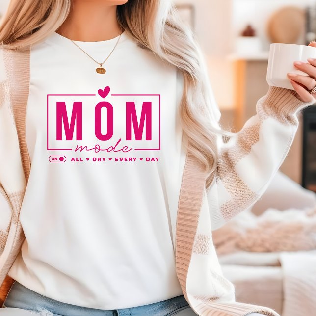 Funny enkel modern skripttypografi i Mamma-läge T Shirt (Skapare uppladdad)