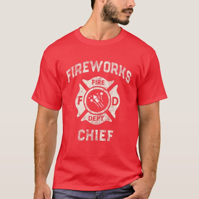 Funny FIREWORKS CHIEF Firefighter America Fire Cap T Shirt (Framsida)