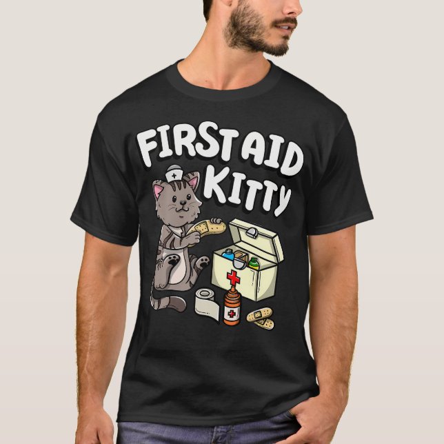 Funny First Aid Kitty Cat Medical Doctor Nurse T Shirt (Framsida)