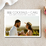 Funny Free Cocktails Cake Bröllop spara datum Meddelande Vykort<br><div class="desc">Få dina gäster upphetsade för din stora dag med vår roliga och trevliga "Lustigt fria cocktails Cake Bröllop spara datum"! Den här viskdesignen garanterar ett leende och ett föregripande, och anger tonen för perfekten för ett roligt fyllt bröllop firande. Lägg till foto- och bröllop-information på kortets framsida och baksida med...</div>