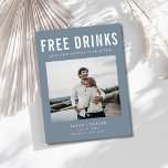 Funny Free Drinks Photo Bröllop spara datum Meddelande Vykort<br><div class="desc">Vi presenterar våra gratis drinkar (och vår lyckligtvis någonsin tidigare) Photo Bröllop spara datum Postcards - perfekt för det roligt-vänliga redot att sina stora nyheter! Med en lekfull "Free Drinks (och vi är Gifta sig)"-design i elegant grått är dessa moderna spara datumet helt anpassade med ditt favoritfoto, namn, datum och...</div>