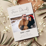 Funny Free Drinks Photo Bröllop Spara Datumet<br><div class="desc">Lustigt bröllop spara datum-kort som alltid är en stor slå med familj och vänner. Fri dryck (och vi är gifta sig) fotodesign - anpassa framsidan och baksidan av kortet med dina bröllop-detaljer.</div>