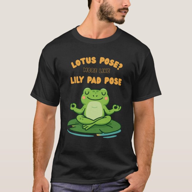 Funny Frog Yoga Tecknad Lotus Lily Pad Pose Design T Shirt (Framsida)