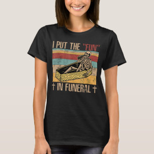 Funny Funeral Director skriver roligten - Morticia T Shirt
