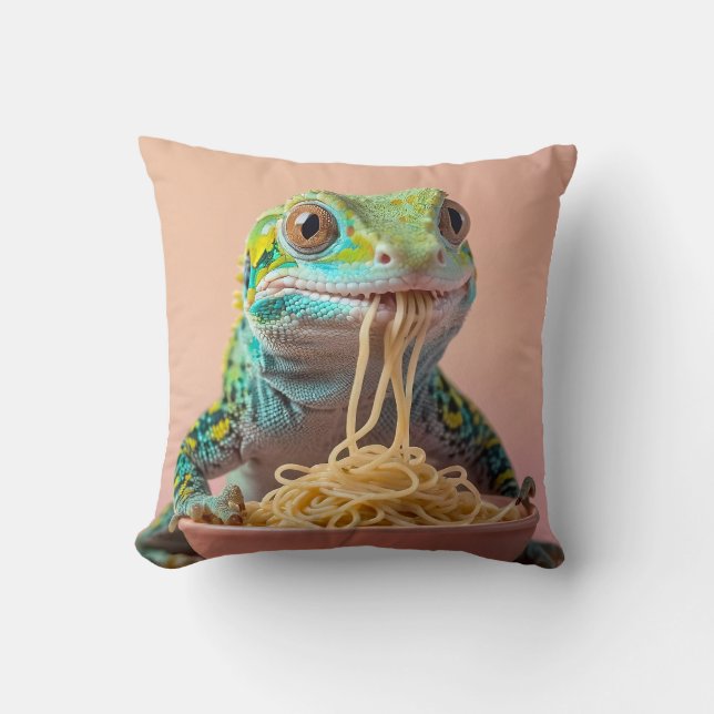 Funny Gecko Eating Spaghetti Kudde (Framsida)