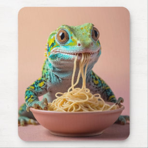 Funny Gecko Eating Spaghetti Musmatta