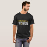 Funny Geek Ingenjör Mechanical Engineering Student T Shirt<br><div class="desc">Ondskt geni förklädd som en mekanisk ingenjör. Lustigt hantverksmässigt gods för ingenjör som kärlek humor, med citat och skämt. Utformning av coolan till bära om ditt jobb och visa din passion för att utforma maskiner och mekaniska system. Underbar gåva till pappa, far, mamma, mor, son, dotter, bror eller syster som...</div>