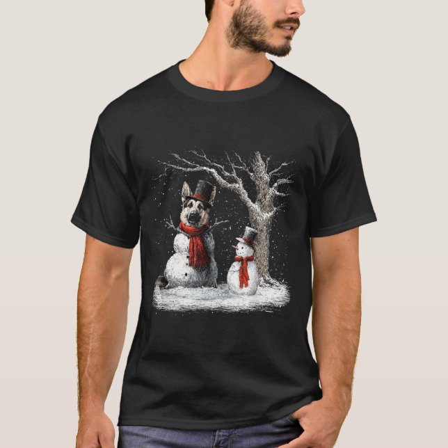 Funny German Shepherd Dog In The Snow Tree Christm T Shirt (Framsida)
