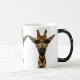 Funny Giraffe Incognito med Trendig solglasögon Magisk Mugg