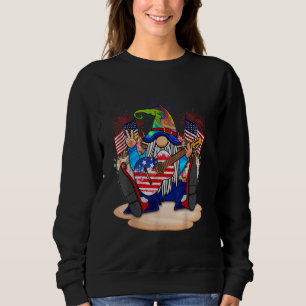 Funny Gnome med Guitar Sjungas och Celebrates 4th T Shirt