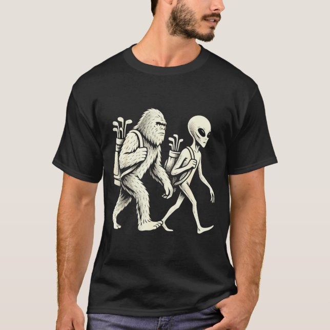 Funny Golf Bigfoot Sasquatch Alien Ufo Golfer  T Shirt (Framsida)