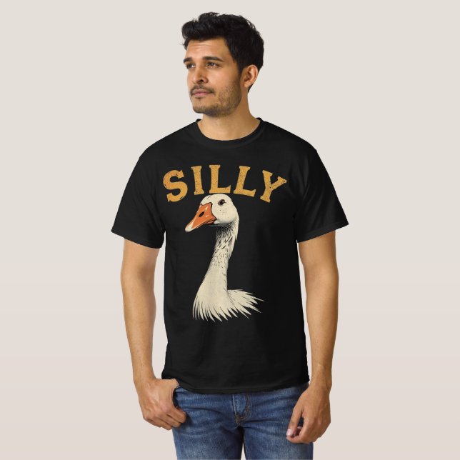 Funny Goose Graphic Tee – Silly Goose (Hel framsida)