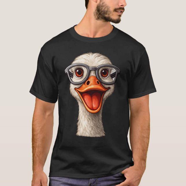 Funny Goose With Glasses T-Shirt – Cute Nerd Duck  (Framsida)