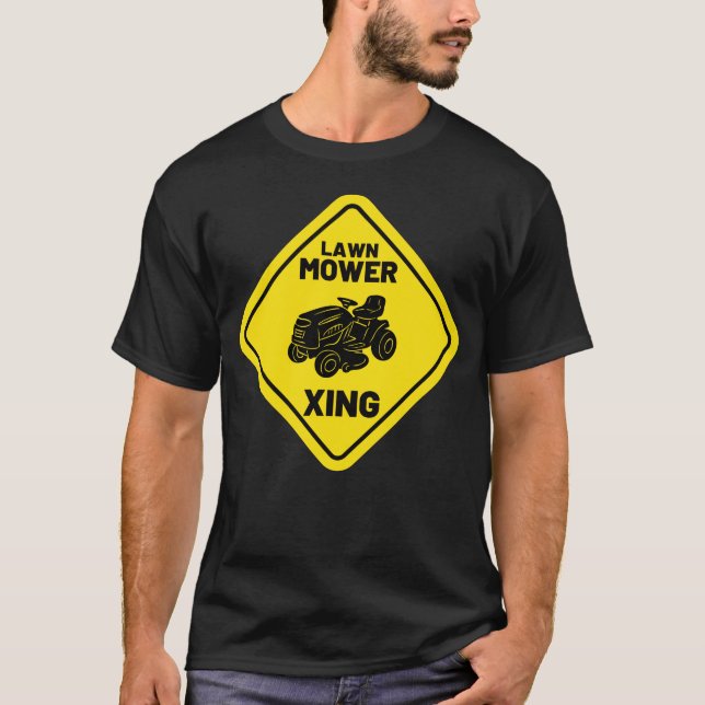 Funny Gräsmatta Mower Xing Moring Retro Yard Work  T Shirt (Framsida)