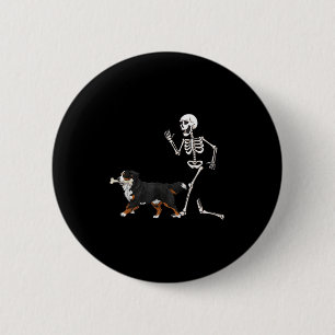 Funny Halloween Bernese Mountain Hund och Skeleton Knapp