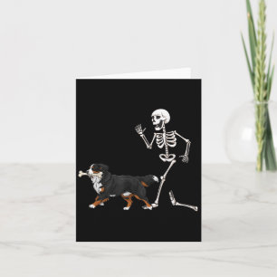 Funny Halloween Bernese Mountain Hund och Skeleton Kort