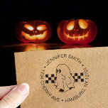 Funny Halloween Bootiful Ghost-Returadress Stämpel<br><div class="desc">Den här frimärke får dina kuvert att stå ut om du skickar ut Halloween-kort, inbjudningar eller bara vill lägga till en söt kärleksfull beröring till din utgående Returadress, oavsett om du skickar ut Halloween-kort, inbjudningar eller bara vill lägga till en söt beröring. Sprid kärlek med varje biet av e-post du...</div>