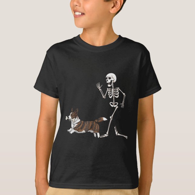 Funny Halloween Cardigan Welsh Corgi och Skeleton T Shirt (Framsida)