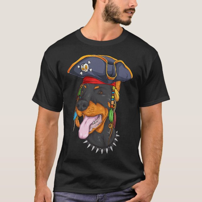 Funny Halloween Doberman Costume Scary Pirat Hat T Shirt (Framsida)