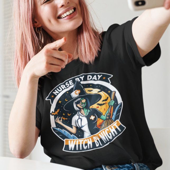 Funny Halloween Nurse T-Shirt (Skapare uppladdad)