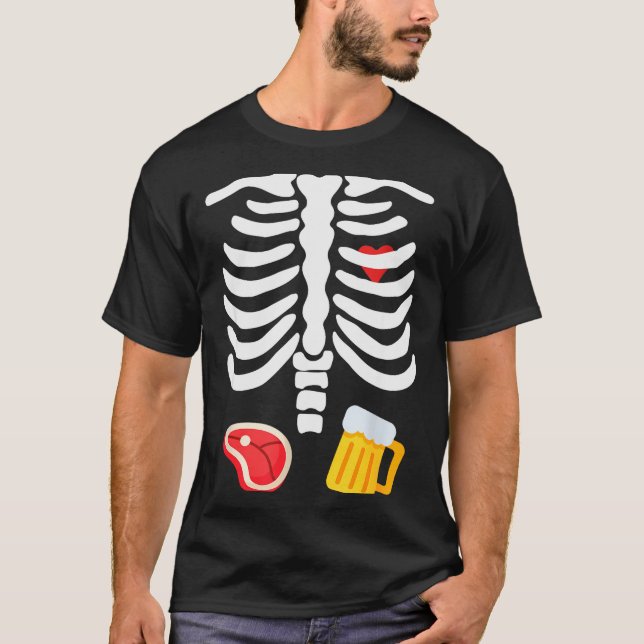 Funny Halloween Skeleton Beer &amp; Steak Costume  T Shirt (Framsida)