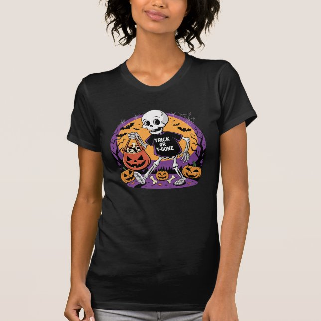 Funny Halloween Skeleton "Trick eller T-Bone T Shirt (Framsida)