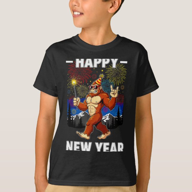 Funny Happy New Year 2026 Bigfoot Lovers New Years T Shirt (Framsida)
