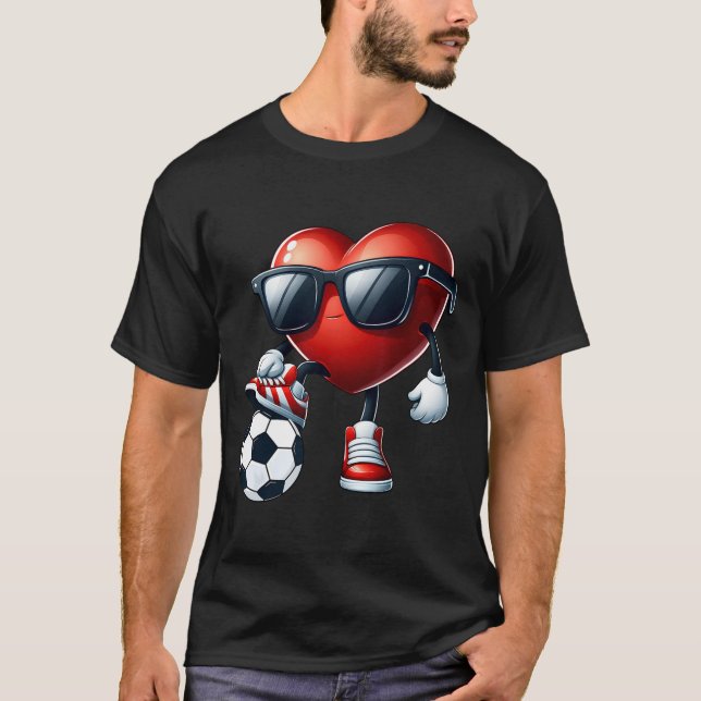 Funny Heart spelar fotboll Valentines day Manar Bo T Shirt (Framsida)