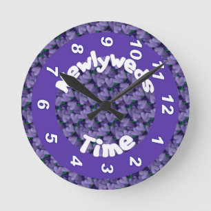 Funny Humous Newlyweds Wall Clock Rund Klocka