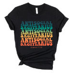 Funny Introvert Sagittarius Birthday Retro T Shirt<br><div class="desc">Är du en Sagittarius som frodas i skuggorna och finner bekvämlighet i din egen värld? Bygg upp din mystiska och själviska natur med vår exklusiv anpassningsbar retro "Antisocial Sagittarius" gradient text t-shirt designad bara för dig! Gör det speciellt i extra genom att anpassa det med ditt namn. Kontakta oss via...</div>