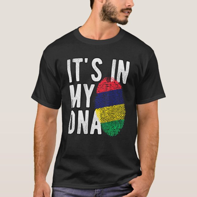 Funny it's in my DNA Mauritius flag Fingerprint T Shirt (Framsida)