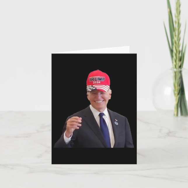 Funny Joe Biden Dons Trump 2024 Cap Kort (Framsida)