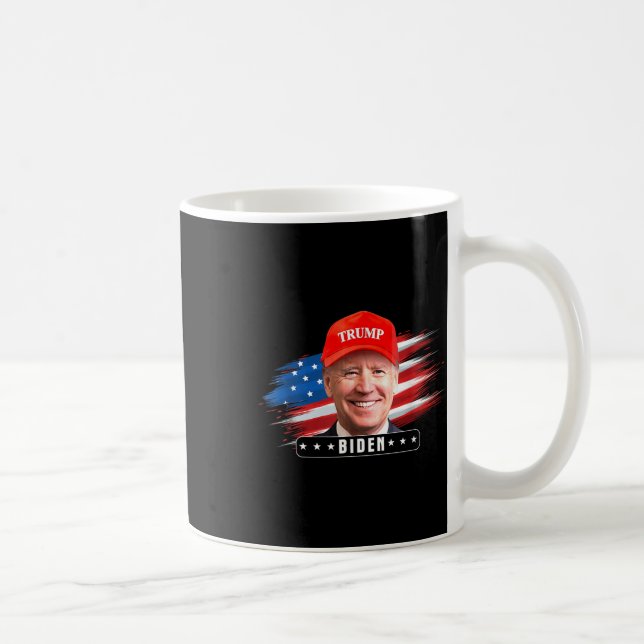 Funny Joe Biden Wearing Hat Trump Kaffemugg (Höger)