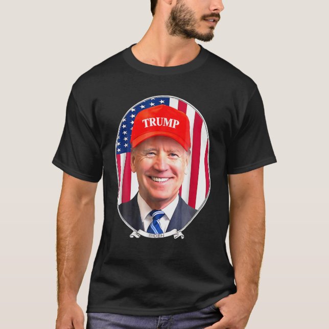 Funny Joe Biden Wearing Hat Trump T Shirt (Framsida)