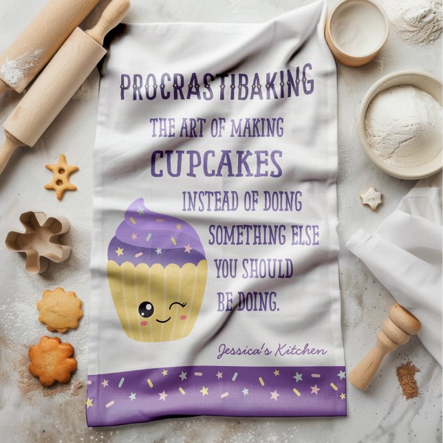 Funny Kawaii Cupkaka Procrastibaking Kökshandduk (This hilarious and ultra cute kawaii cupcake towel design is an absolute “deal-baker”)