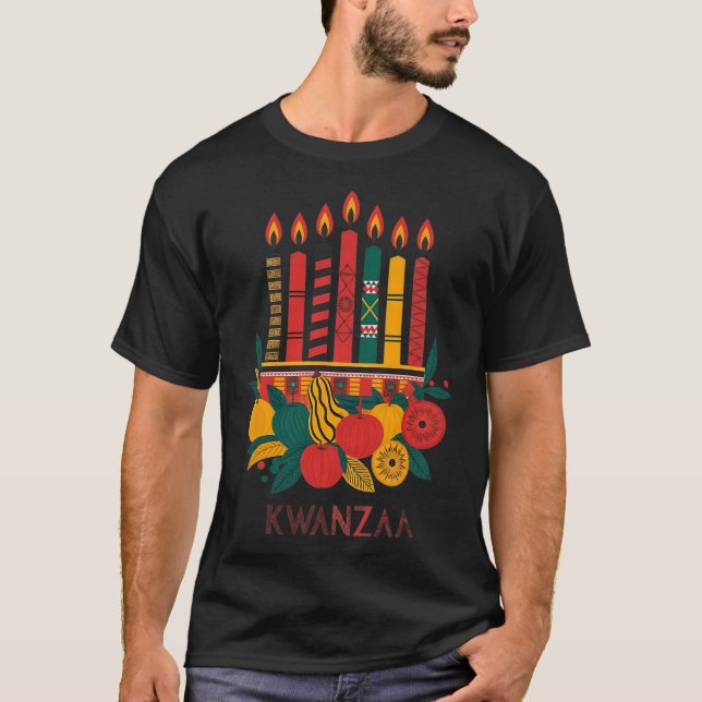 Funny Kinara Seven Candles Kwanzaa Firande 2 T Shirt (Framsida)