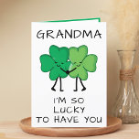 Funny Klöver St patrick's day farmor Birthday Tack Kort<br><div class="desc">Tittar du ett unikt sätt att uttrycka kärlek och humor för din morförälder? Vårt roliga fyrklövra hälsningskort är perfektens val för din mormor eller morfar på hans eller hennes födelsedag eller St. Patrick's Day! Anpassa den genom att lägga till ditt eget personliga meddelande. Utformningen har två gröntar fyra löv-klöver-krämning. Underbart...</div>