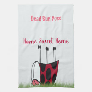 Funny Ladybug Dead Kryp Yoga Pose Kökshandduk