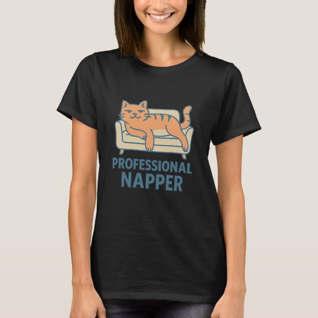 Funny Lazy Cat T-Shirt – Professional Napper Carto (Framsida)