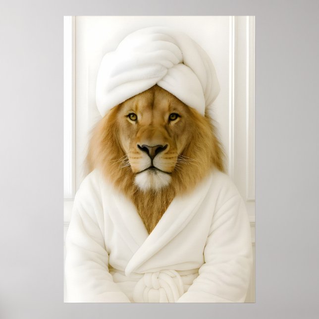 Funny Lion Bathroom Print, Lion In Bathrobe Poster (Framsidan)