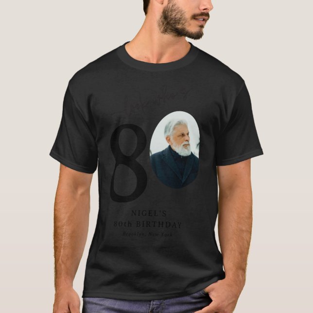Funny Look Whos 80 Stylish 80th Birthday  T Shirt (Framsida)