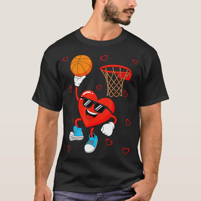 Funny Love Basketball Heart Shape Happy Valentine' T Shirt (Framsida)