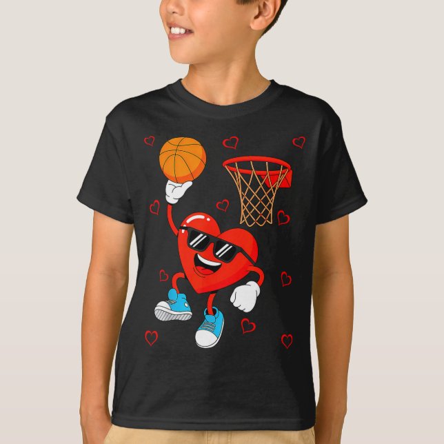 Funny Love Basketball Heart Shape Happy Valentine' T Shirt (Framsida)