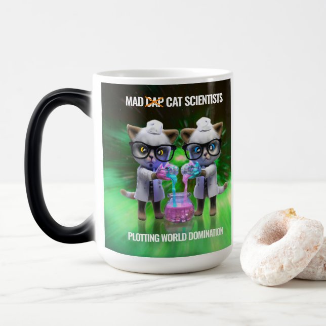 Funny Mad Cat Scientists Plotting World Doming Magisk Mugg (Med munk)